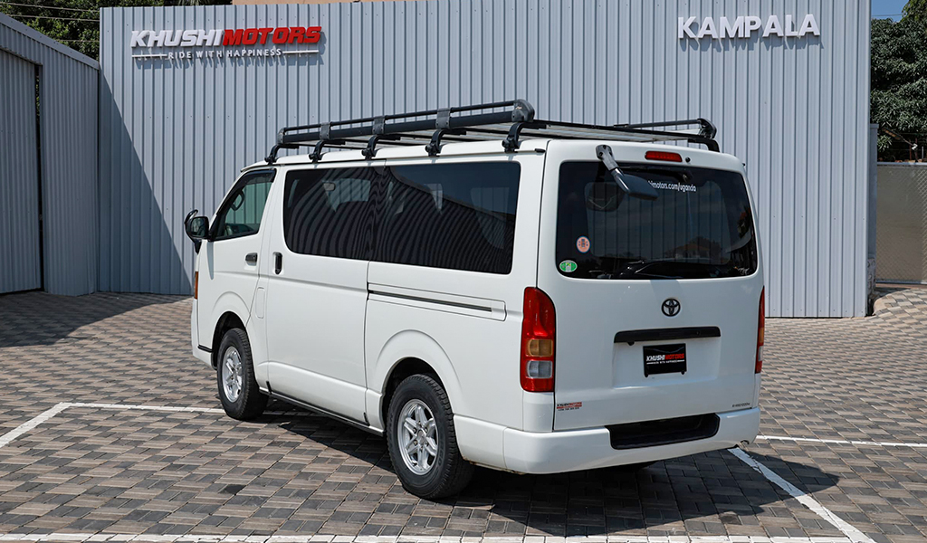 2012 Toyota Hiace image-10