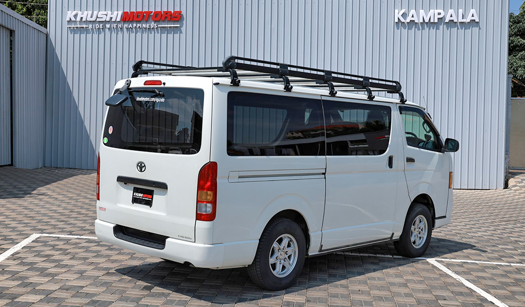 2012 Toyota Hiace image-11