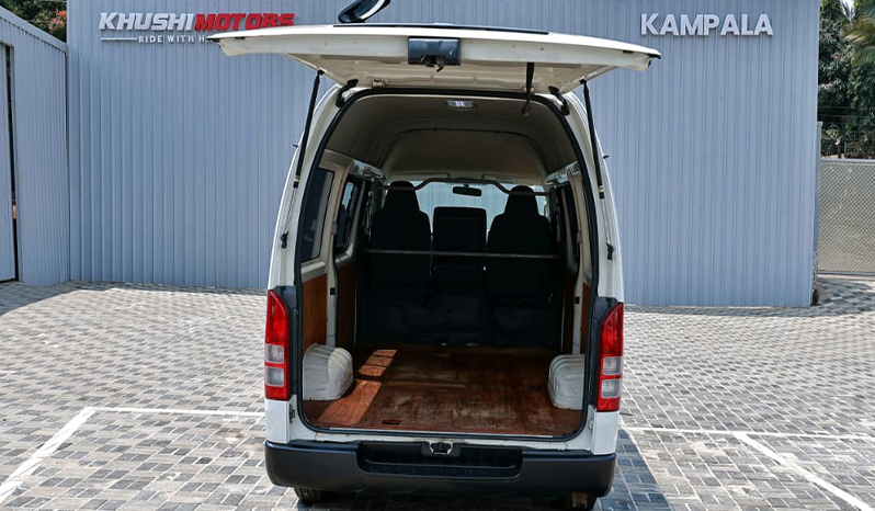 2012 Toyota Hiace image-14
