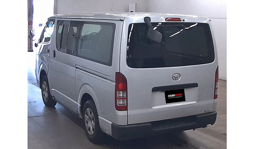 2010 Toyota Hiace DX image-4