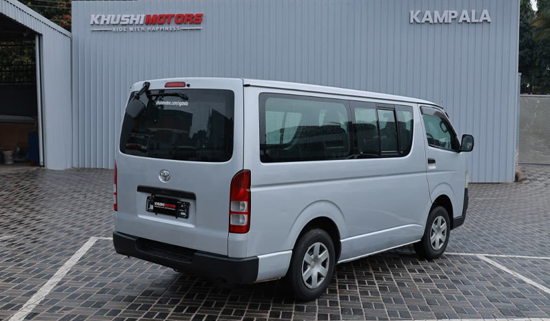 2010 Toyota Hiace DX image-10