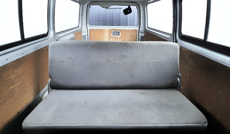 2010 Toyota Hiace DX image-13