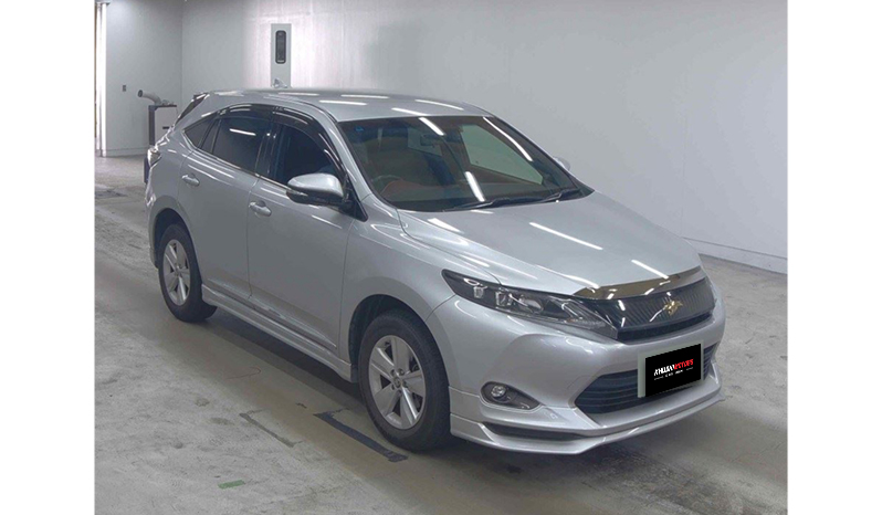 2015 Toyota Harrier image-1