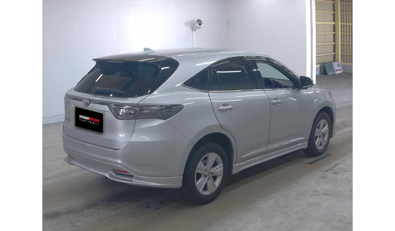 2015 Toyota Harrier image-4