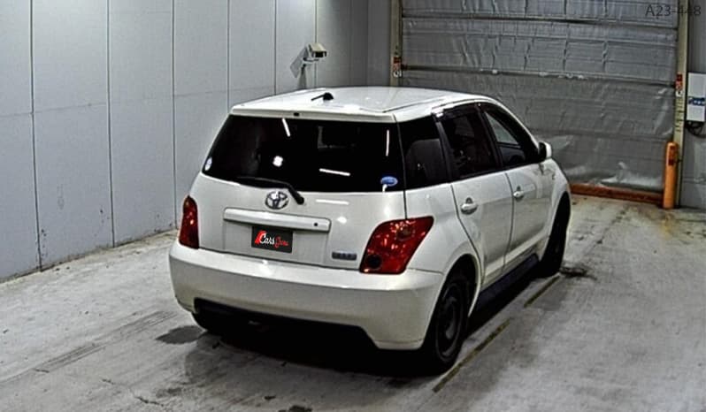 2004 Toyota IST image-2