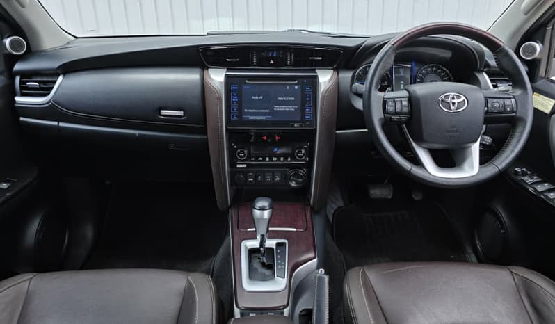 2016 Toyota Fortuner image-7