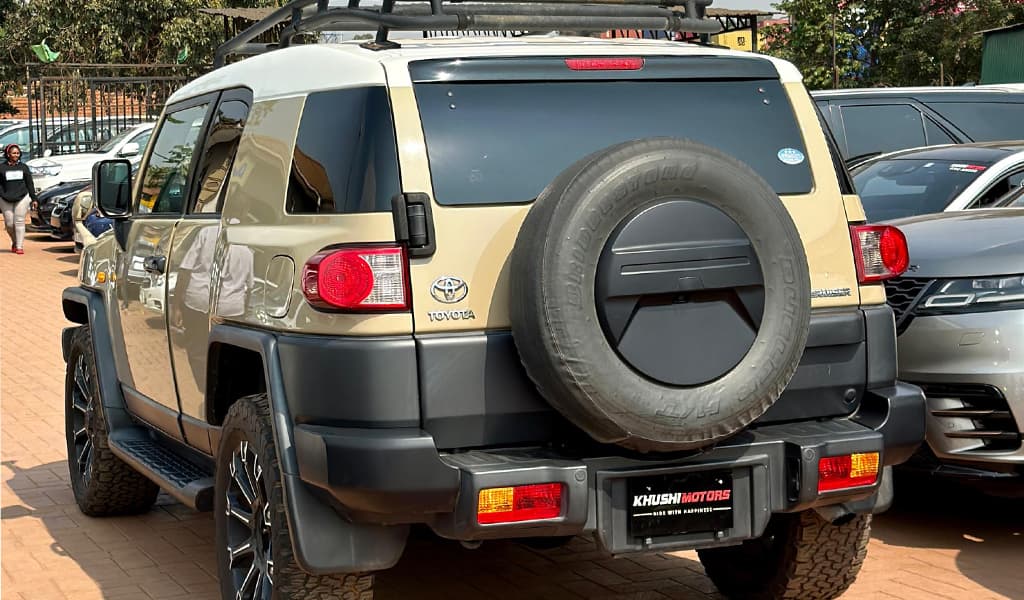 2011 Toyota Fj Cruiser image-4