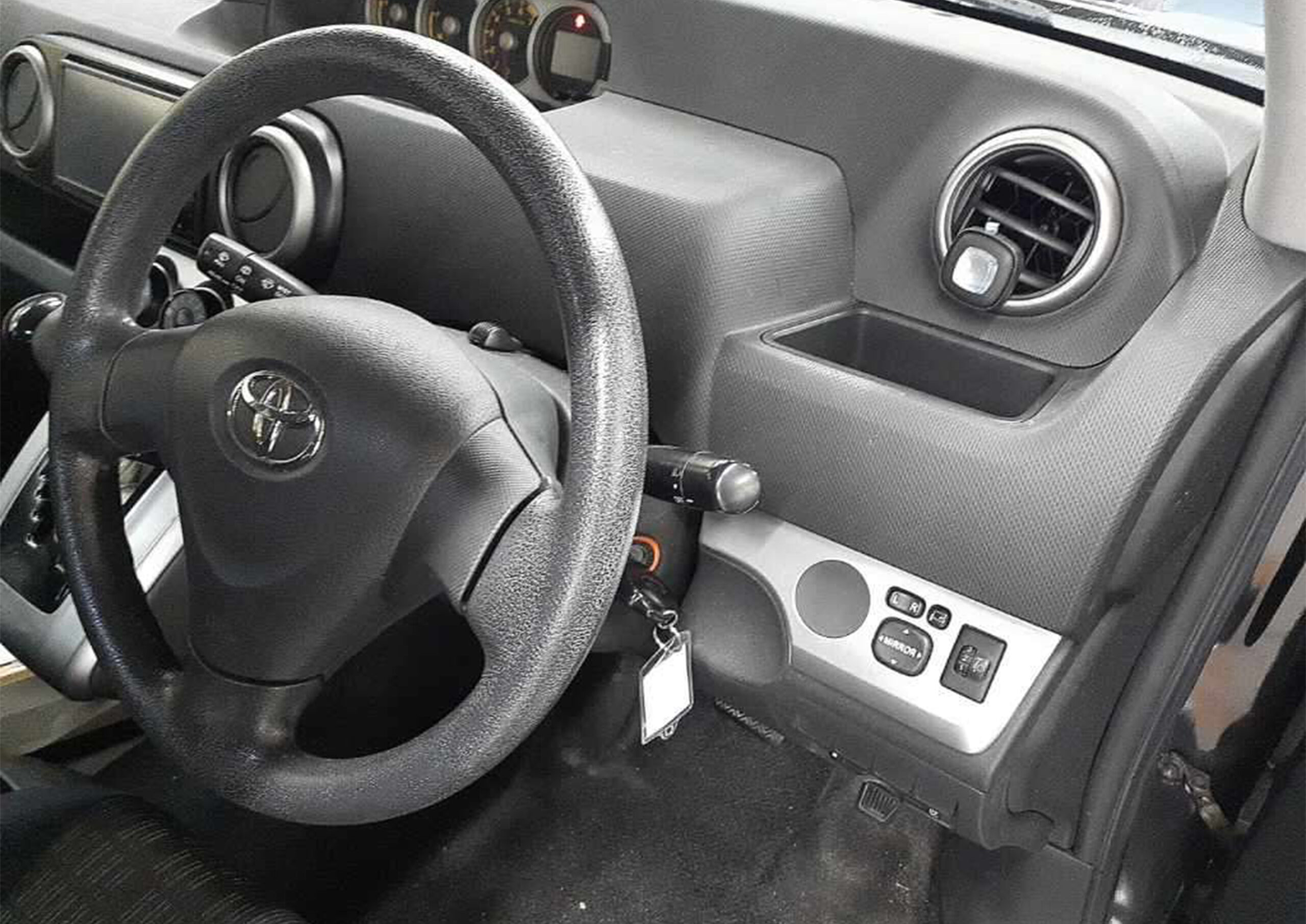 2011 Toyota Corolla Rumion 1.5X image-2