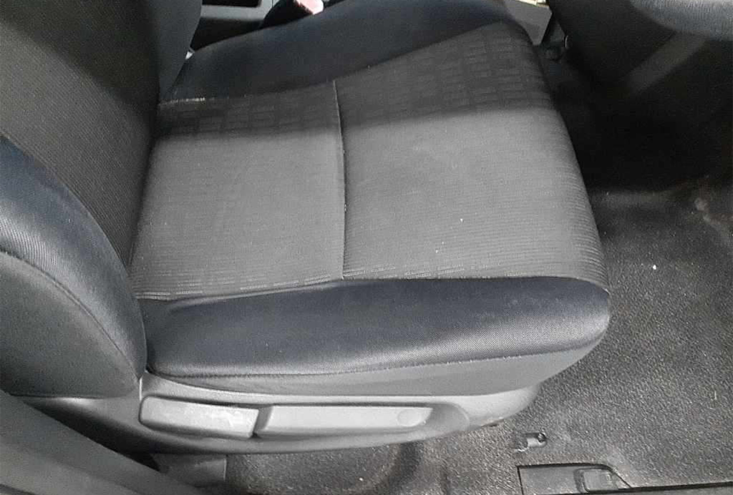 2011 Toyota Corolla Rumion 1.5X image-3