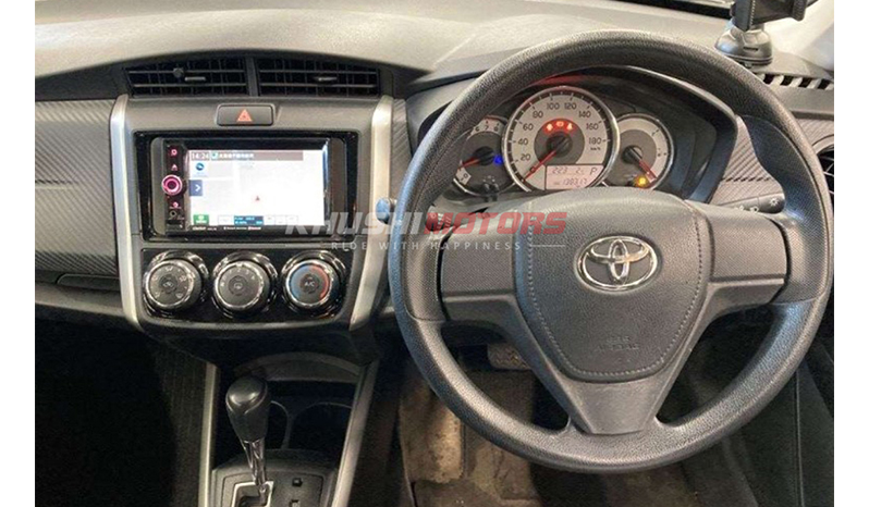 2015 Toyota Corolla Fielder image-6