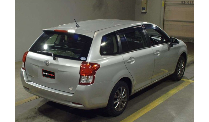 2015 Toyota Corolla Fielder image-8