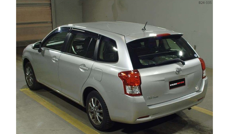 2015 Toyota Corolla Fielder image-10
