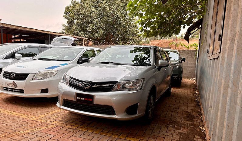 2015 Toyota Corolla Fielder image-16