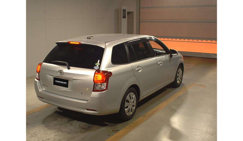 2012 Toyota Corolla Fielder image-5