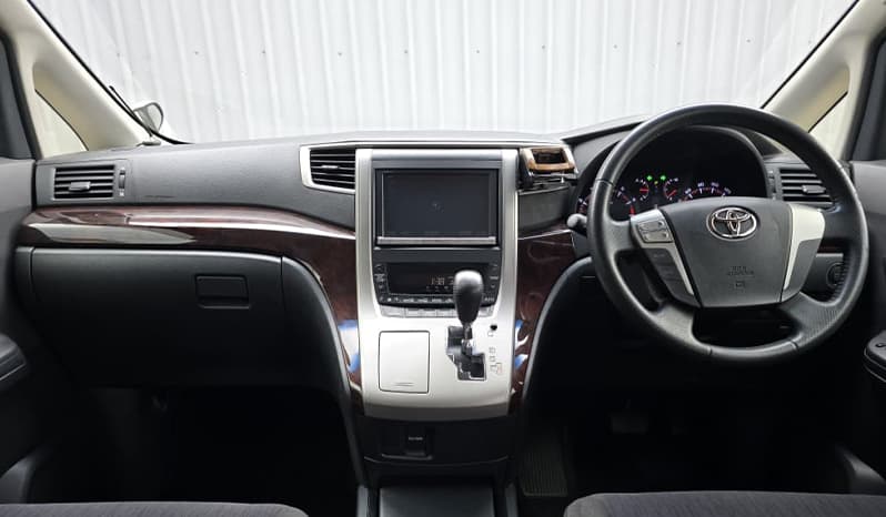 2012 Toyota Alphard image-10