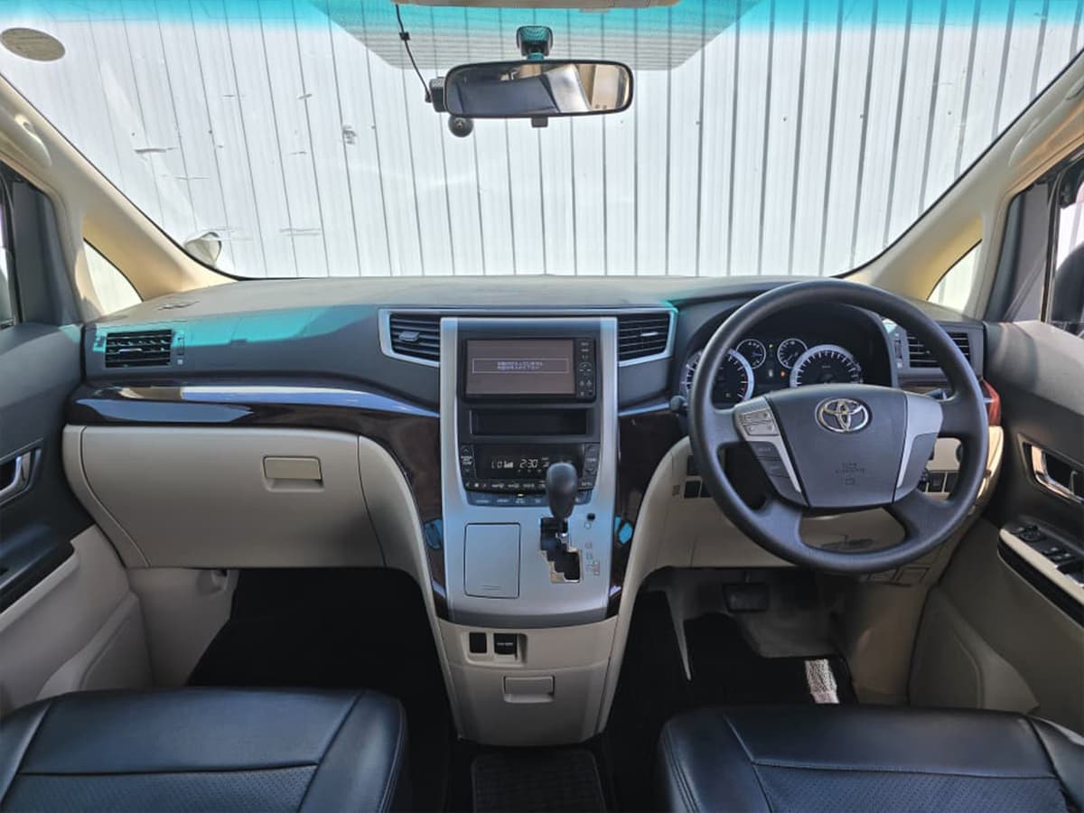 2012 Toyota Alphard 240X image-21