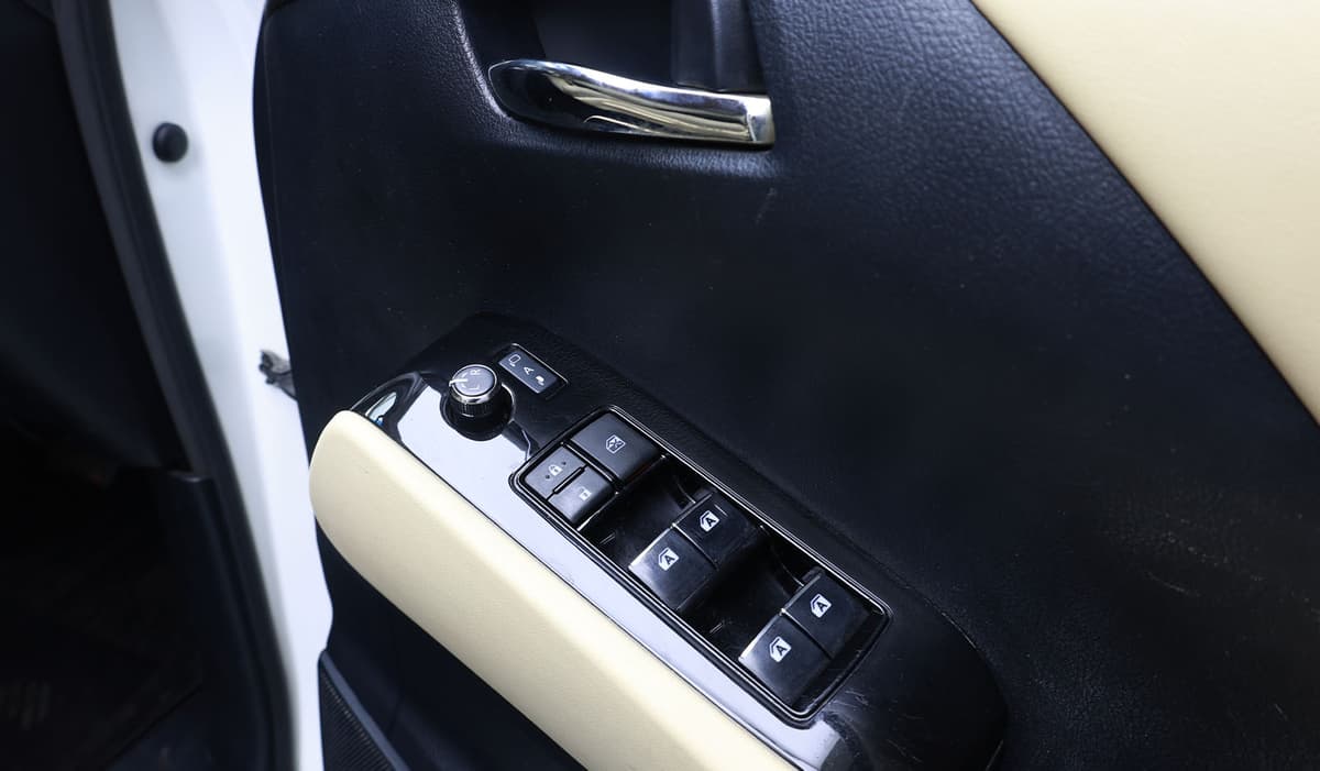 2018 Toyota Alphard X image-16