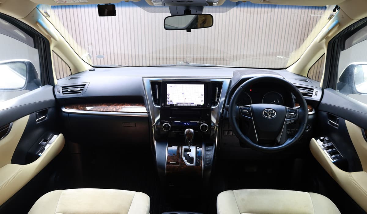 2018 Toyota Alphard X image-18