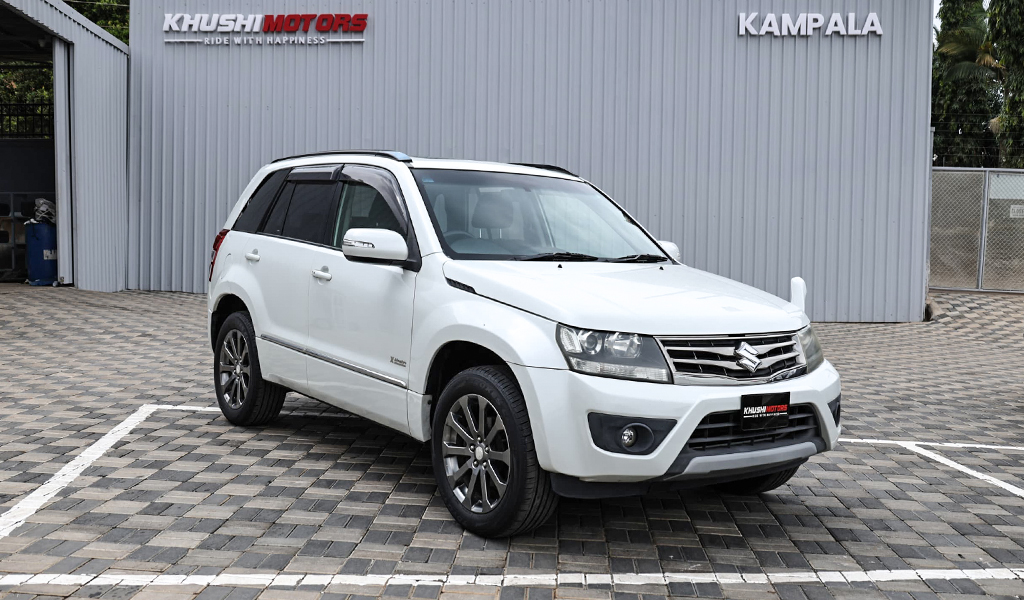 2012 Suzuki Escudo image-1