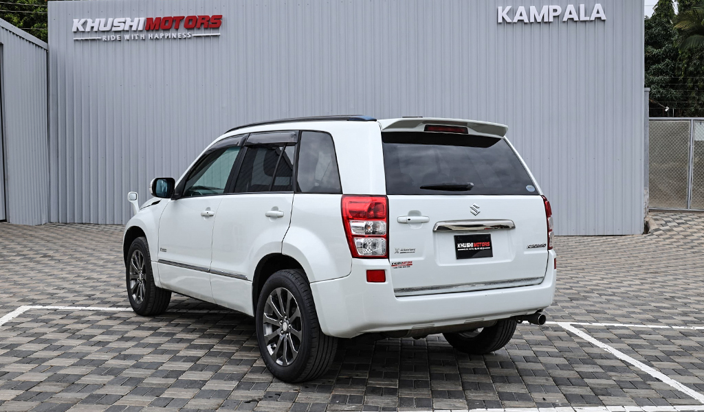 2012 Suzuki Escudo image-11