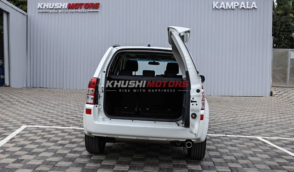 2012 Suzuki Escudo image-17