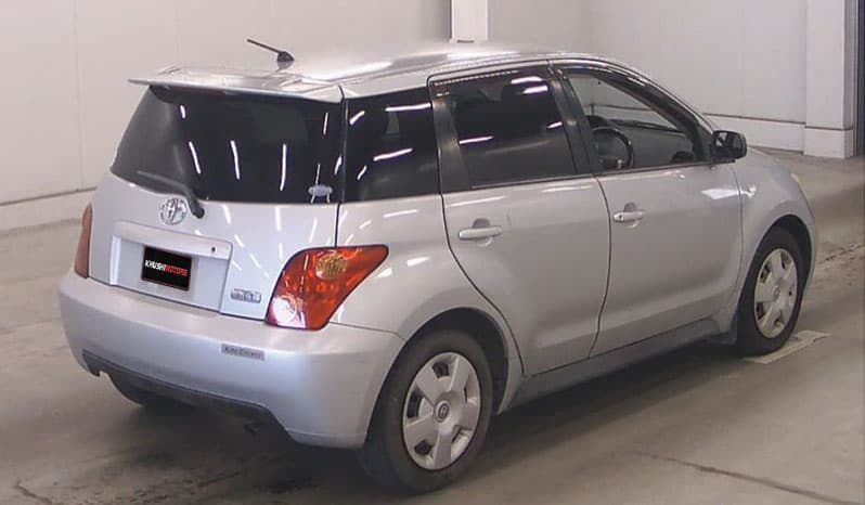 2003 Toyota IST image-5