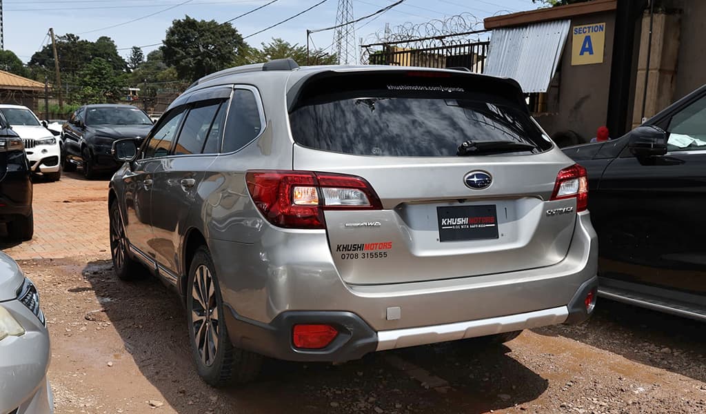 2012 Subaru Outback image-4