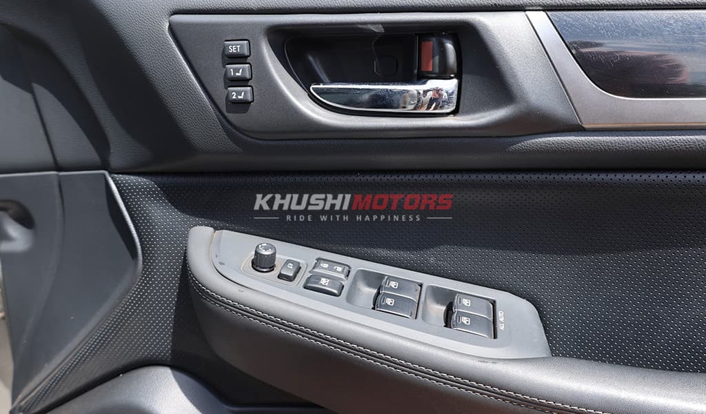 2012 Subaru Outback image-9