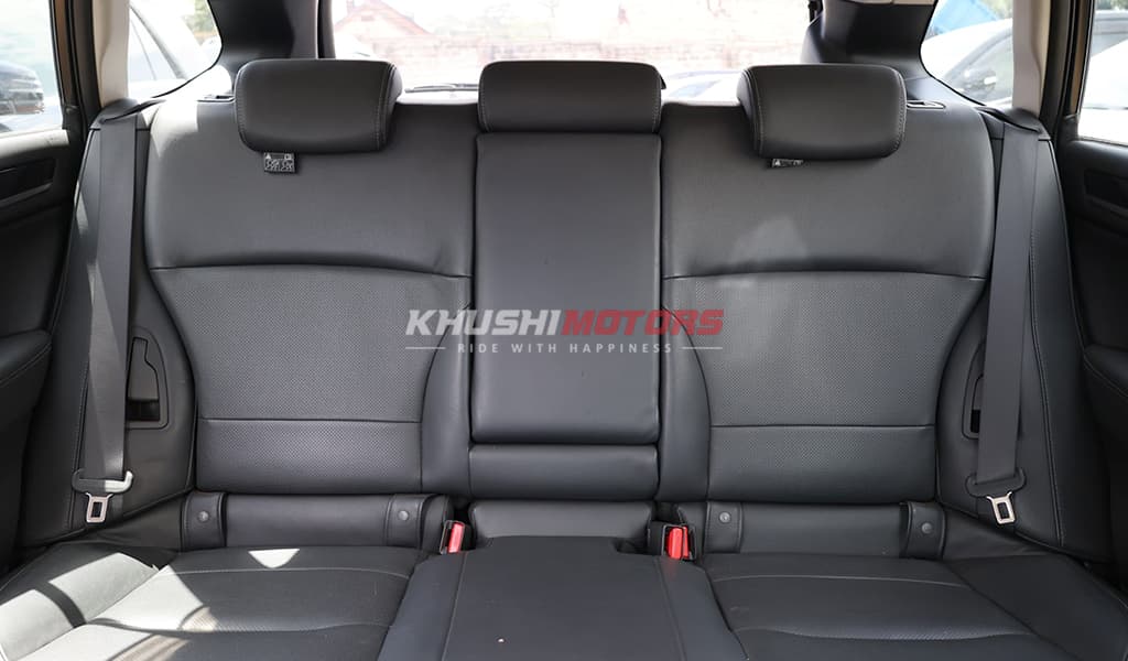 2012 Subaru Outback image-10