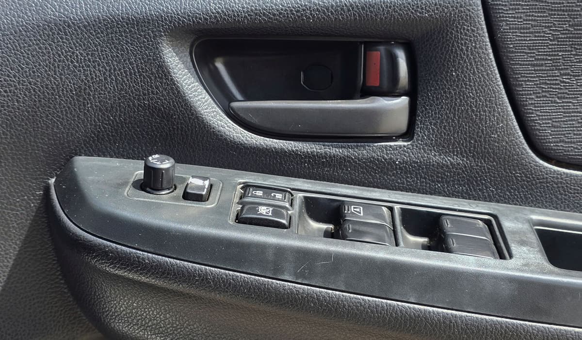 2014 Subaru Impreza image-2