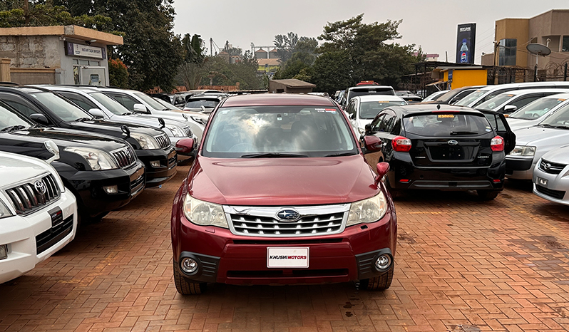 2011 Subaru Forester image-1