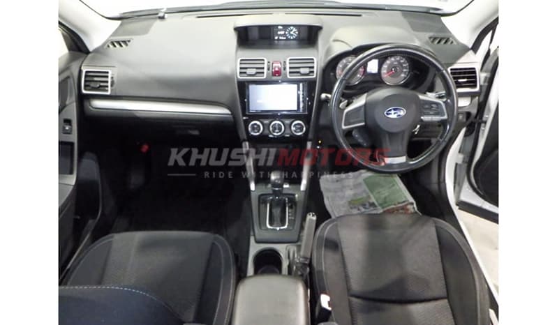 2015 Subaru Forester image-2
