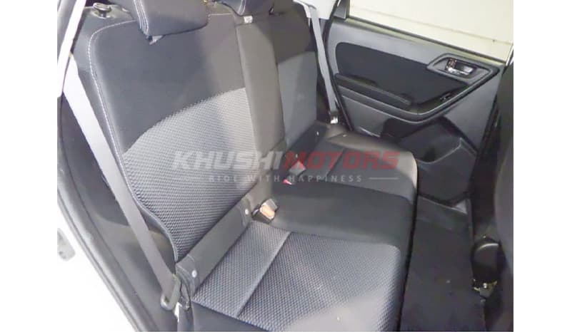 2015 Subaru Forester image-3