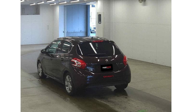 2012 Peugeot 208 image-8