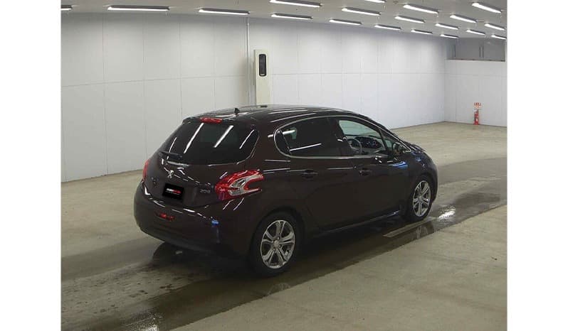 2012 Peugeot 208 image-10
