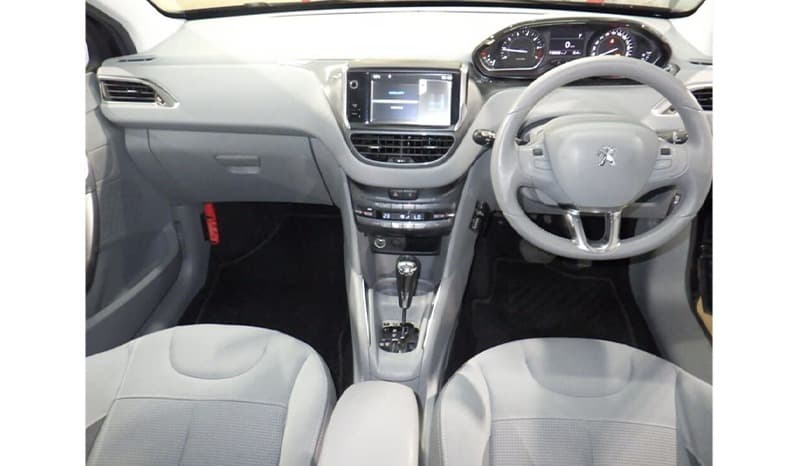 2012 Peugeot 208 image-11