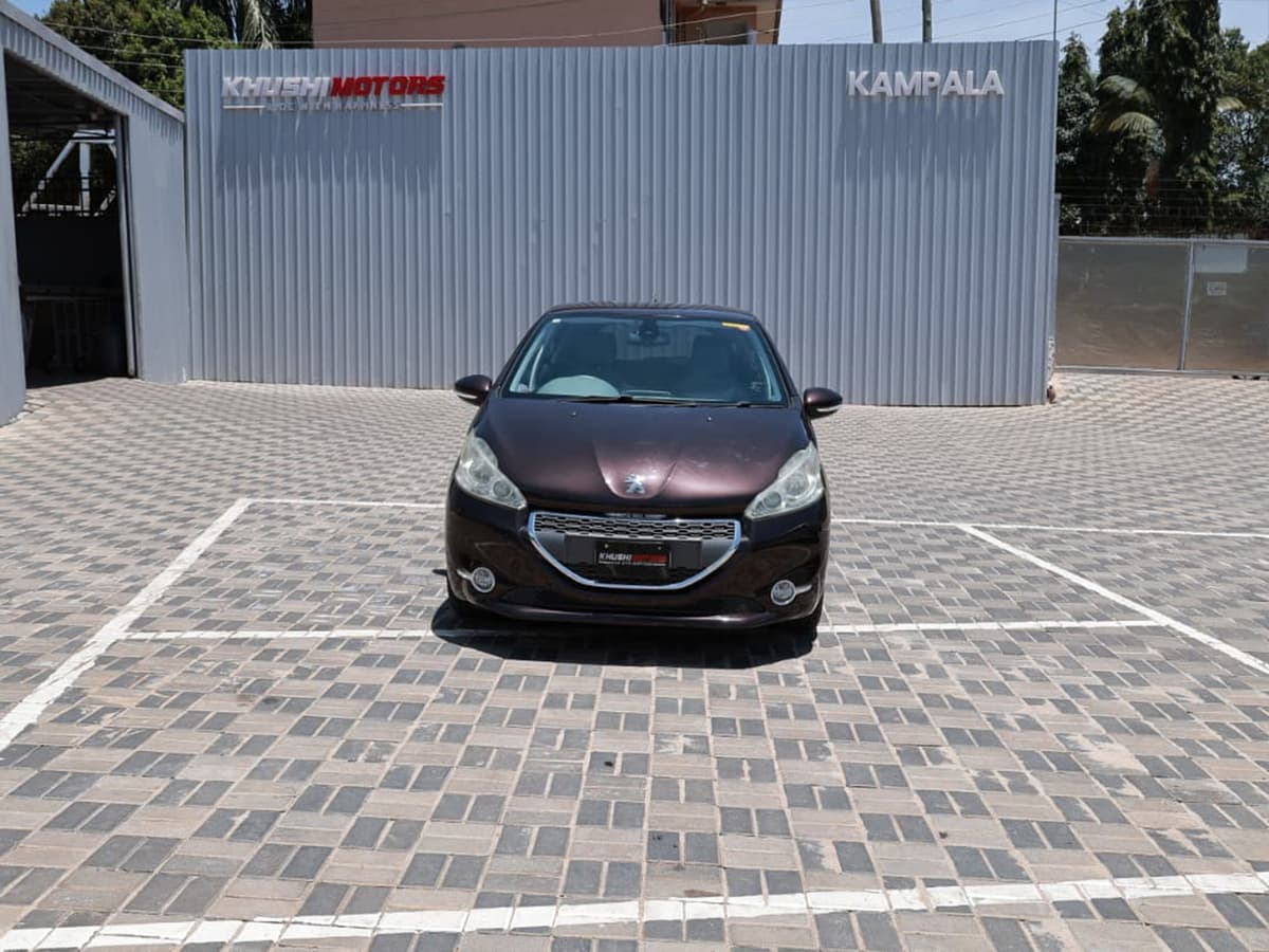 2012 Peugeot 208 image-21