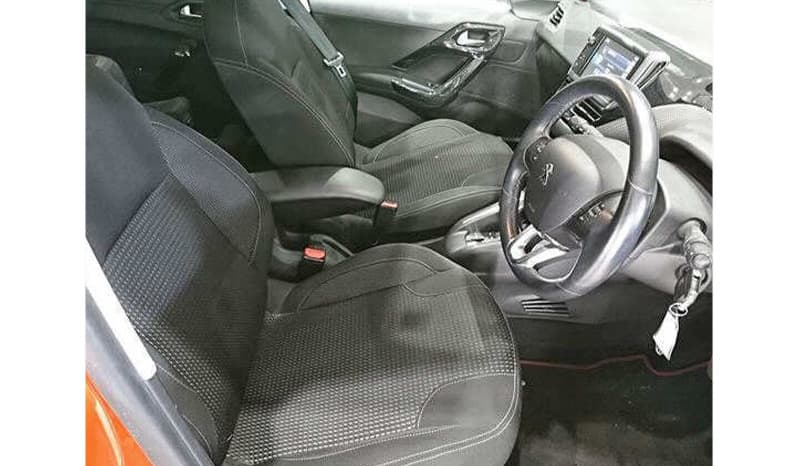 2016 Peugeot 208 Allure image-2