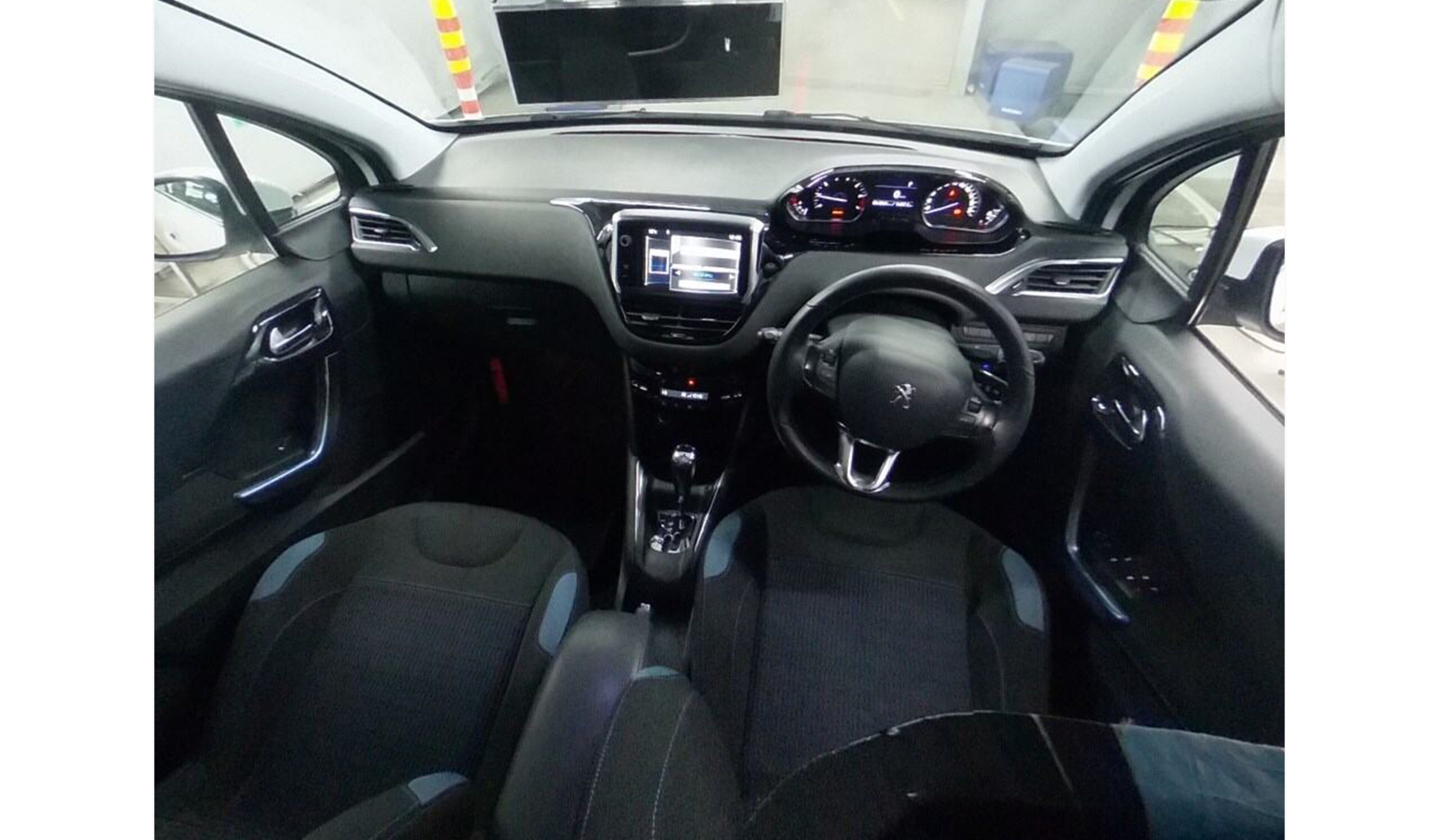 2013 Peugeot 208 Premium image-4