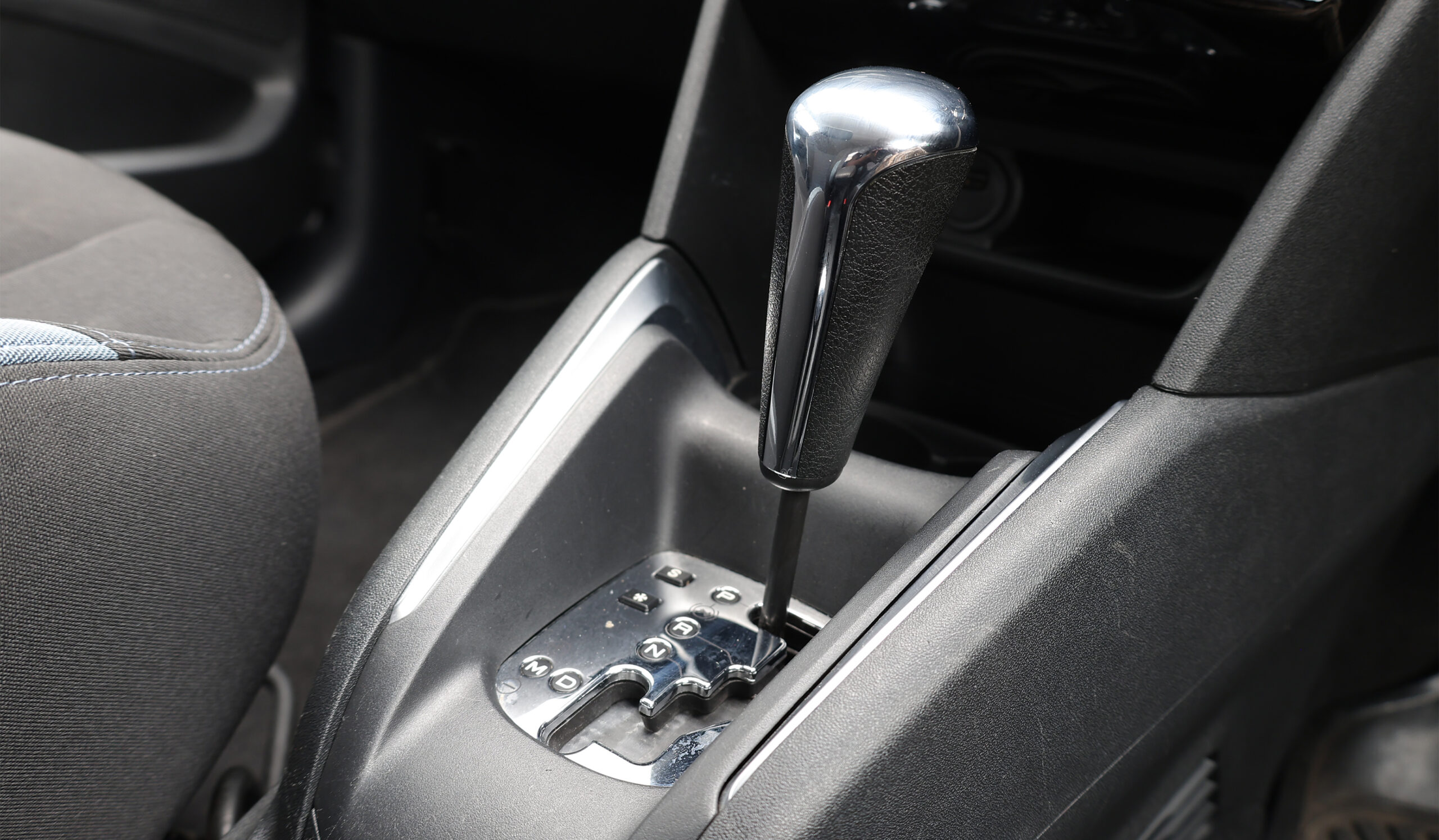 2013 Peugeot 208 Premium image-13
