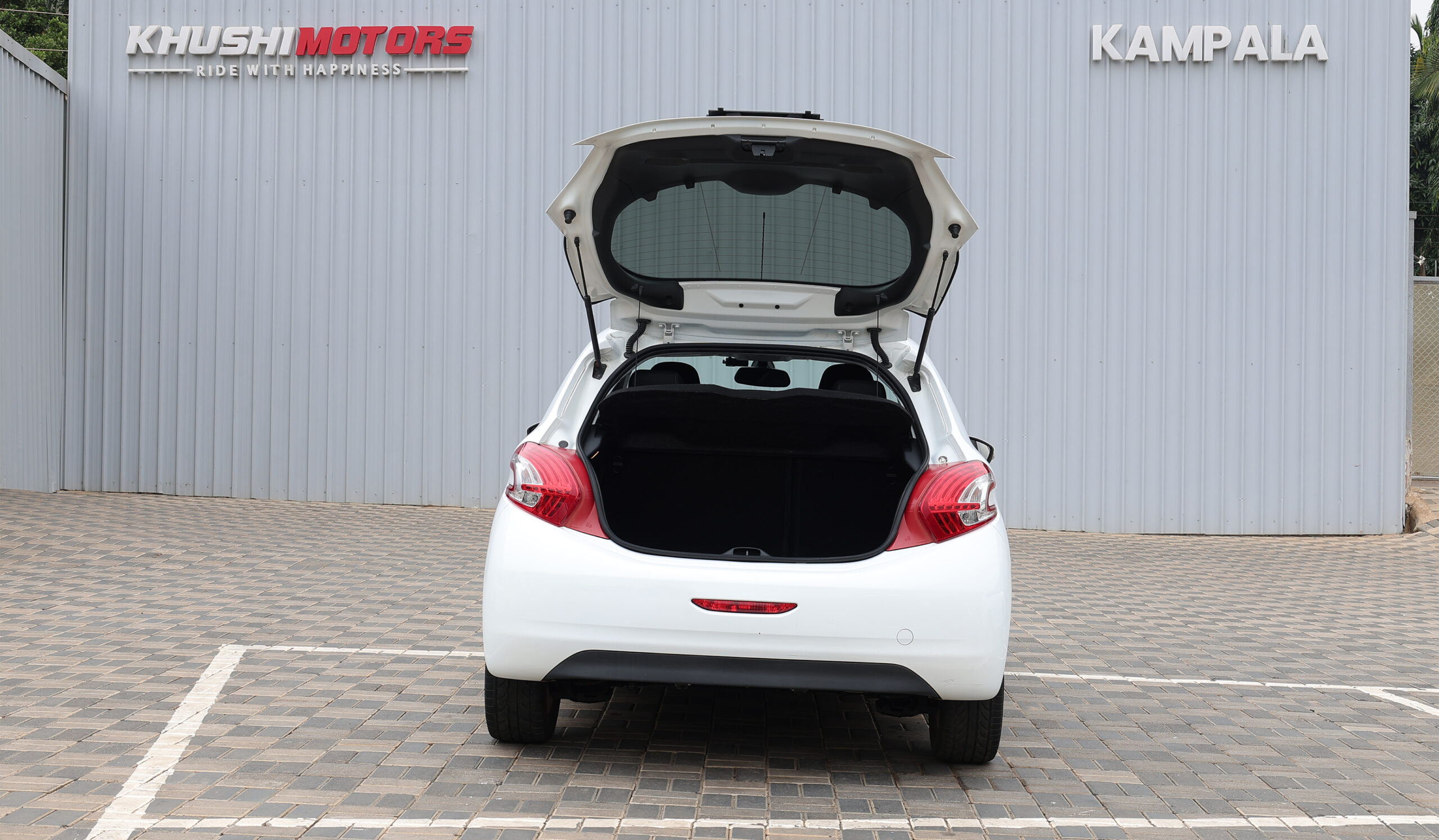 2013 Peugeot 208 Premium image-15