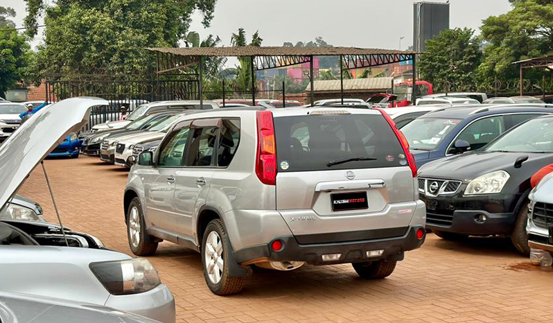 2010 Nissan X Trial image-2