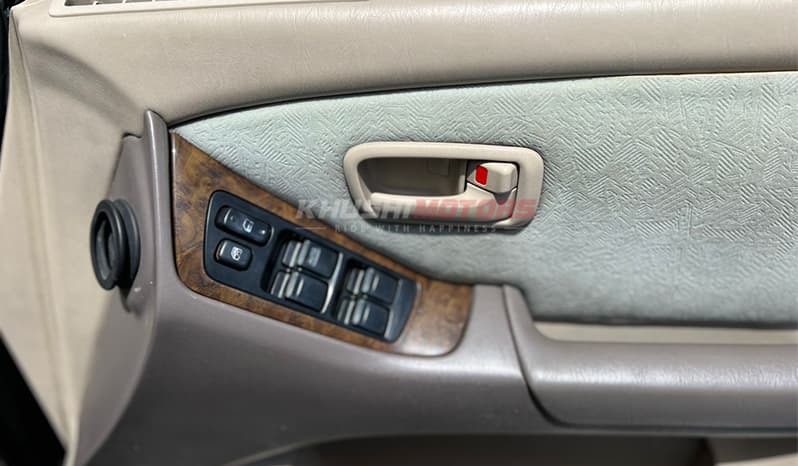 1998 Toyota Harrier image-9