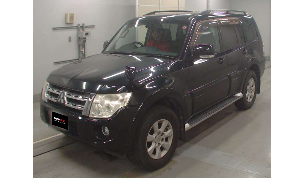 2012 Mitsubishi Pajero image-3