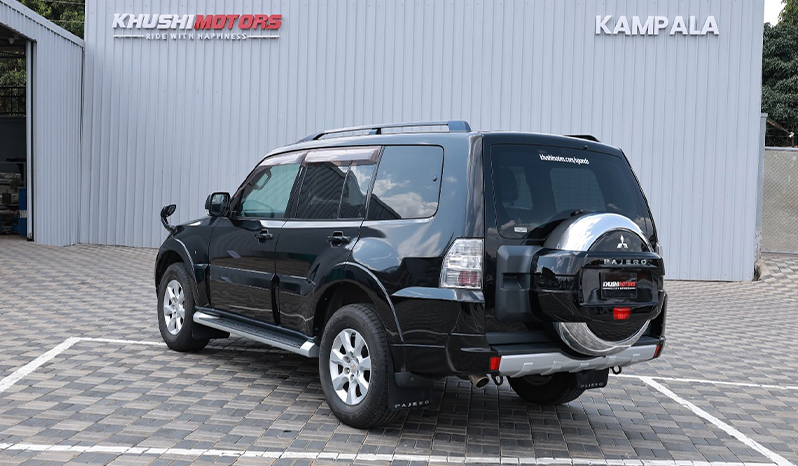 2012 Mitsubishi Pajero image-10