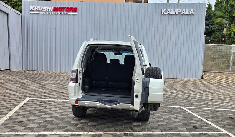 2012 Mitsubishi Pajero image-17