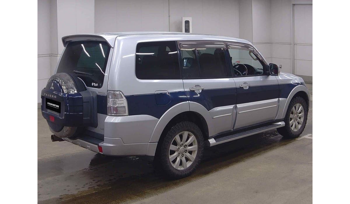 2011 Mitsubishi Pajero Long Super Exceed image-3