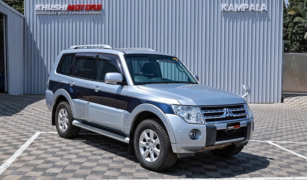 2011 Mitsubishi Pajero Exceed 3.0G image-1