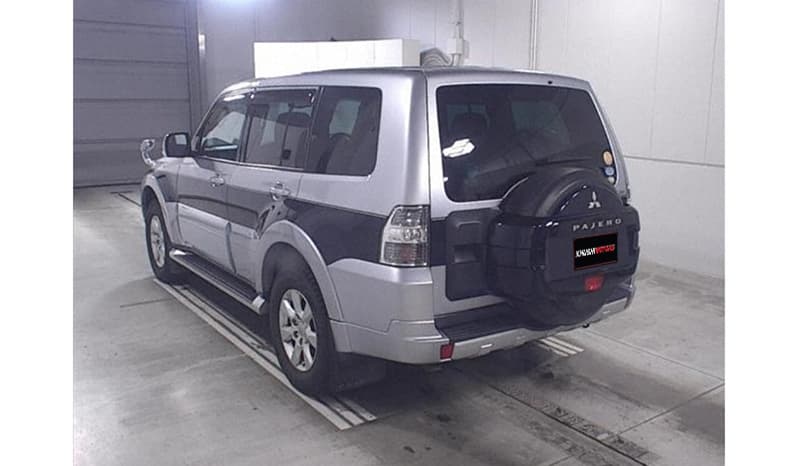 2011 Mitsubishi Pajero Exceed 3.0G image-3