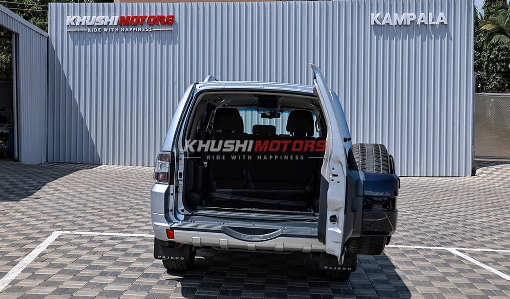 2011 Mitsubishi Pajero Exceed 3.0G image-23